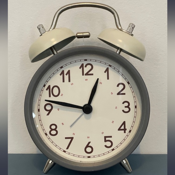 Alarm Clock - Picture 2 of 6